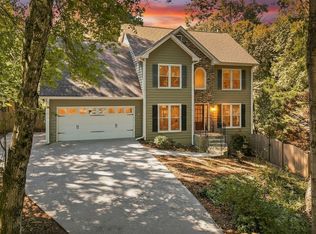 6732 Willowbrook Trl, Flowery Branch, GA 30542