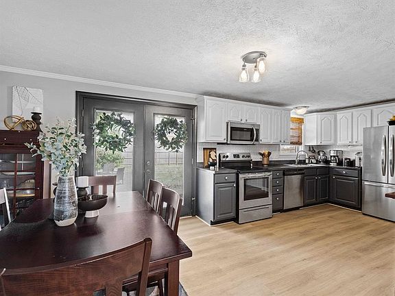 5th image of 2421 Strickland Dr