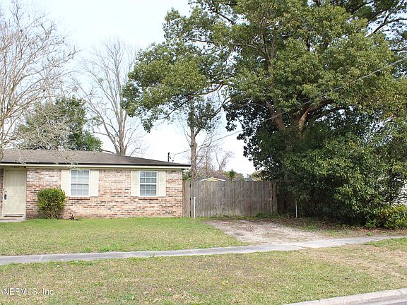 3rd image of 11613 Marina Dr
