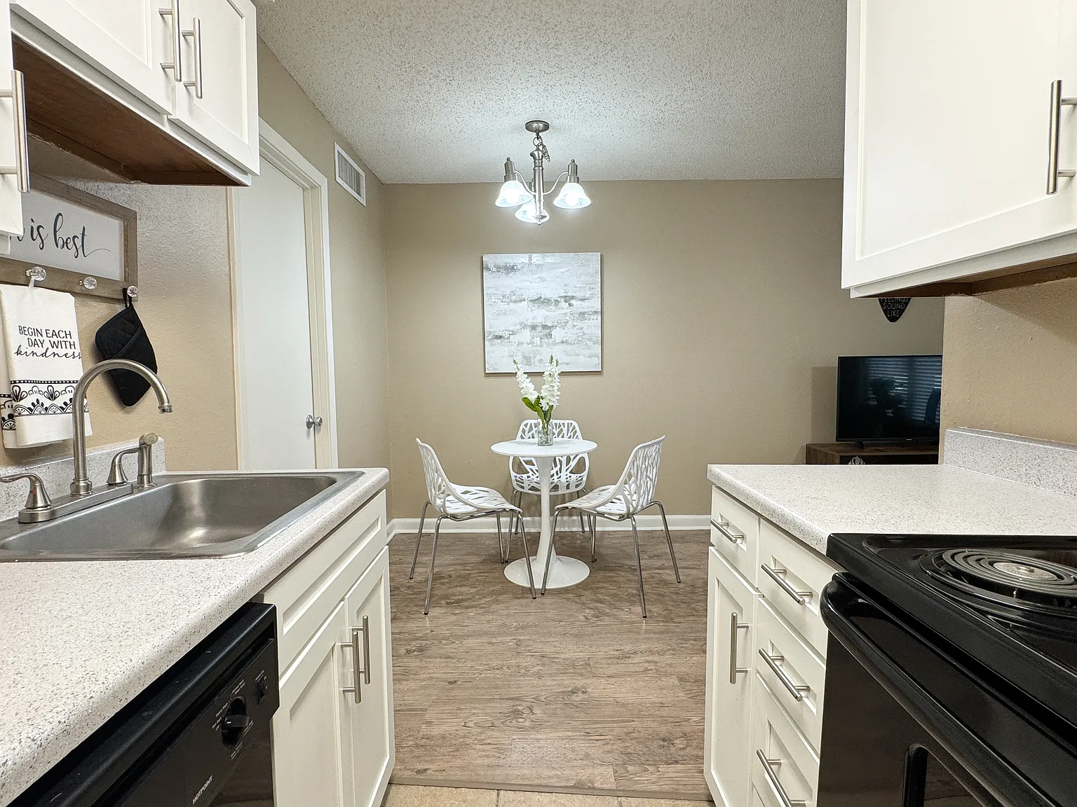 Cypress Park Apartments — Photo 3
