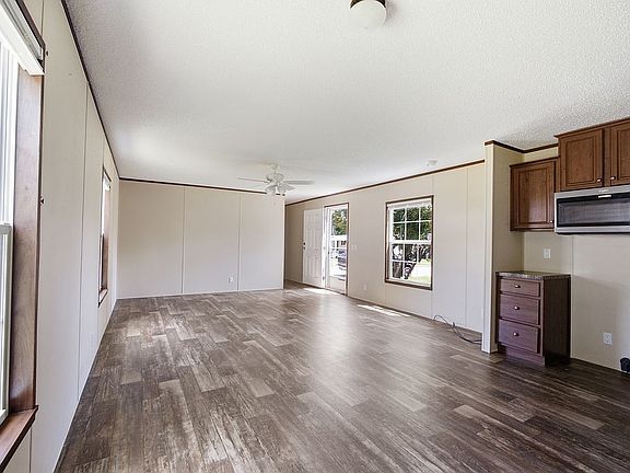 4th image of 132 Villa Dr