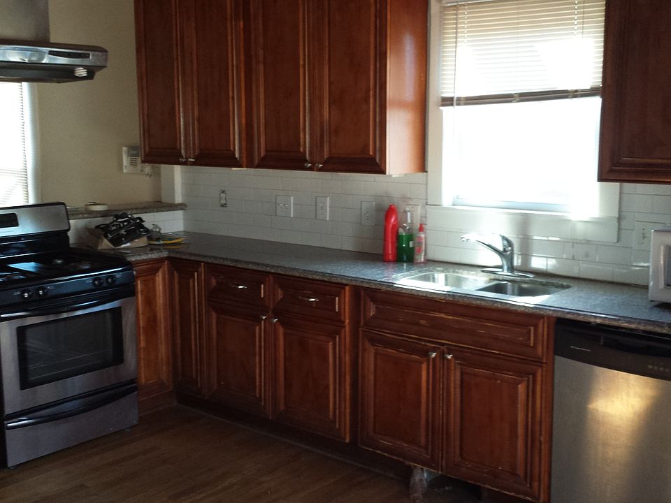2nd image of 1705 Umstead St