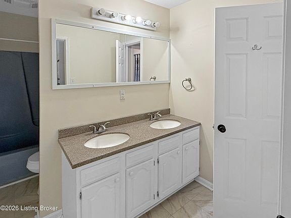 5th image of 9804 Spring Pointe Ct