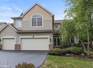 1561 Autumncrest Dr, Crystal Lake, IL 60014