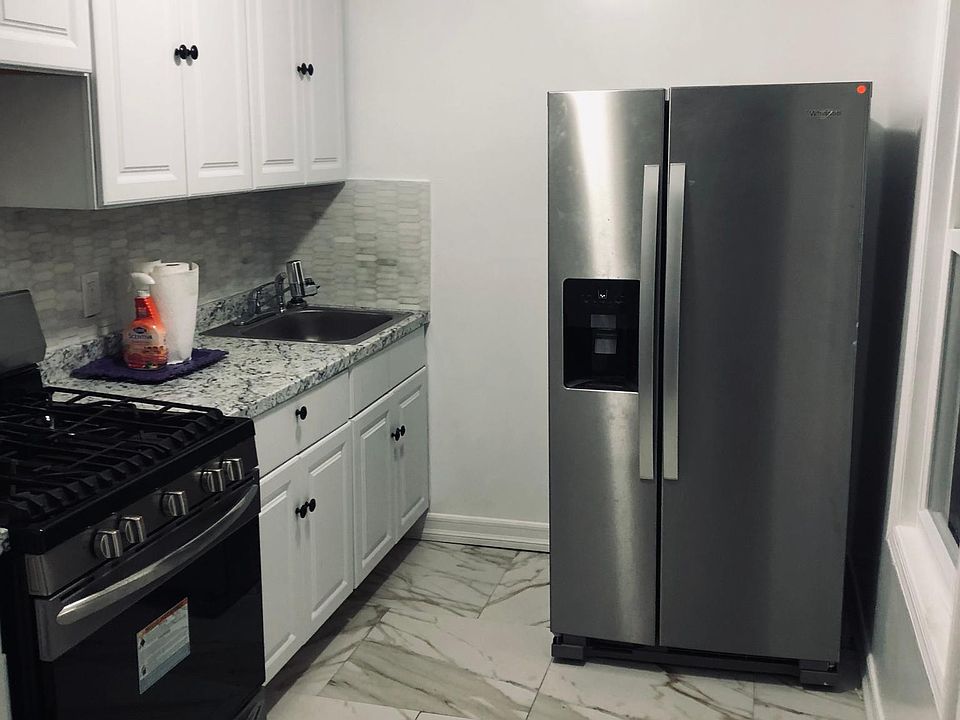 1st image of 4518 Byron Ave Floor 2