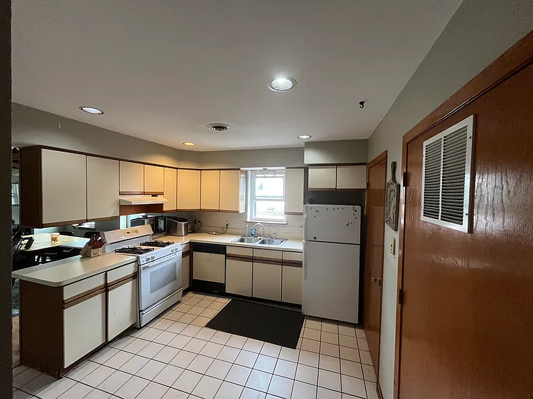 2826 N Lincoln Ave #2 — Photo 11