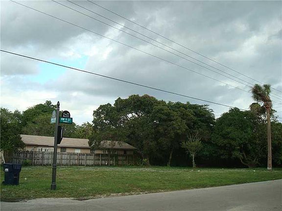 3rd image of 900 NW 4th Avenue