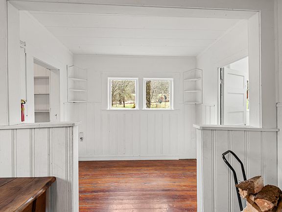 5th image of 441 Tunnel Rd