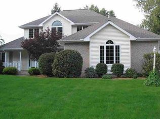 4650 E Sunset Dr, Syracuse, IN