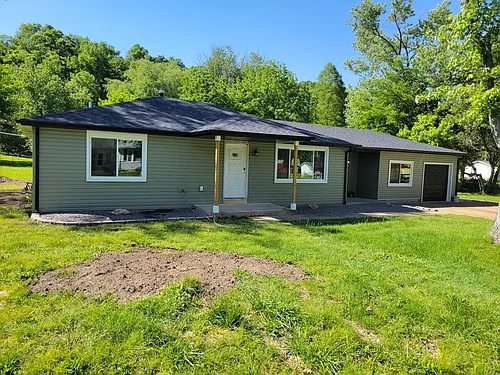 1381 Pleasant Dr Photo 1