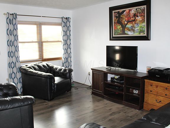3rd image of 880 Tecumseh Ave