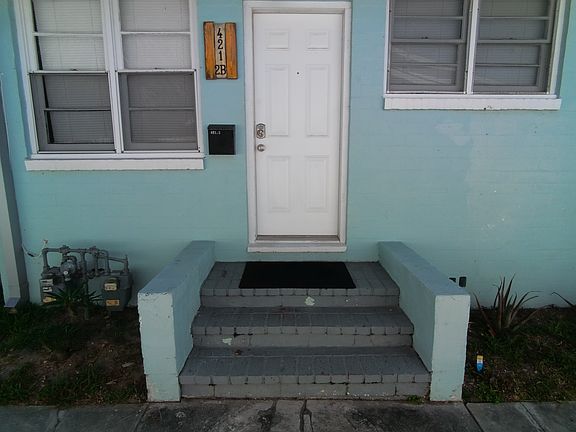 5th image of 421 Braddock Ave