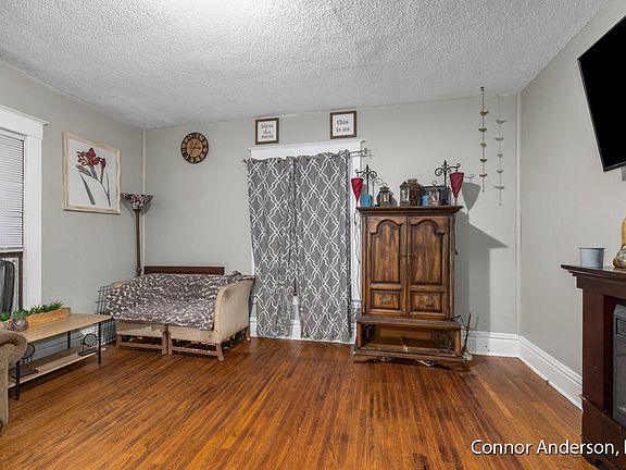 5th image of 601 Leonard St NE