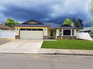 2461 Powell St, Medford, OR