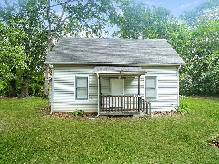 6129 Sorrell St NE — Photo 1