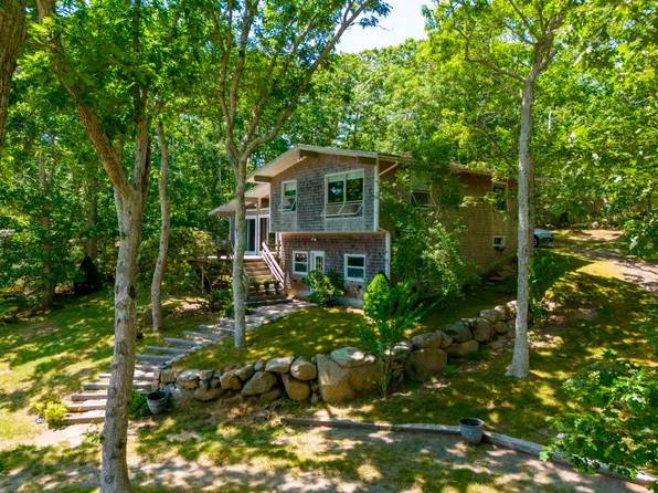 2 Rockrose Path, Chilmark, MA 02535