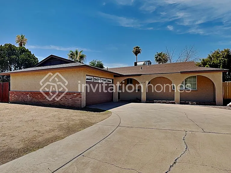 2421 E Sylvia St — Photo 1