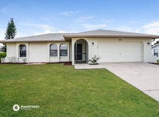 2216 SE 6th Ln, Cape Coral, FL 33990