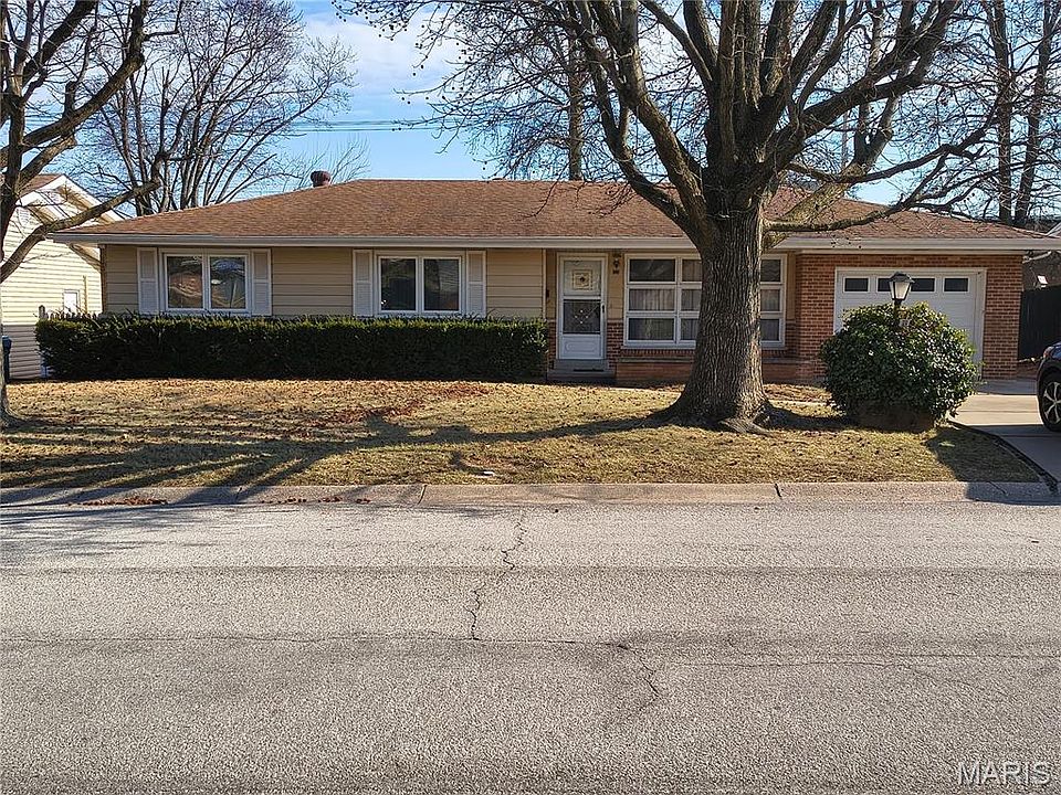 1st image of 324 Elmwood Dr