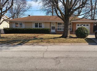 324 Elmwood Dr, Saint Charles, MO 63301