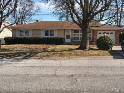324 Elmwood Dr, Saint Charles, MO, 63301