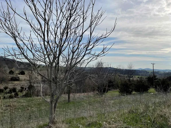 374 Rayann Ln, Broadway, VA 22815