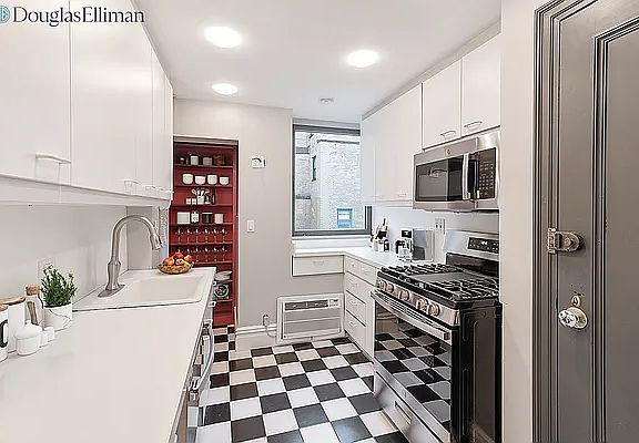 4th image of 410 E 57th St APT 16D