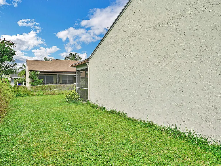 113 Pinewood Ct — Photo 26