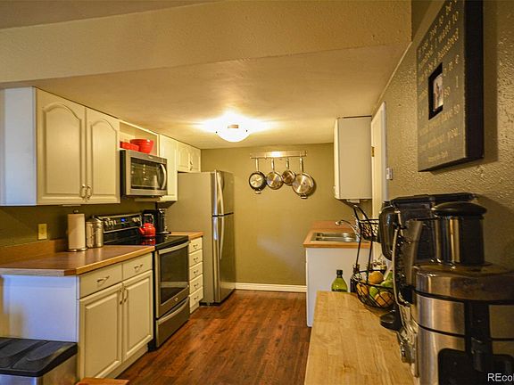 4th image of 891 Fairview Blvd Unit 17