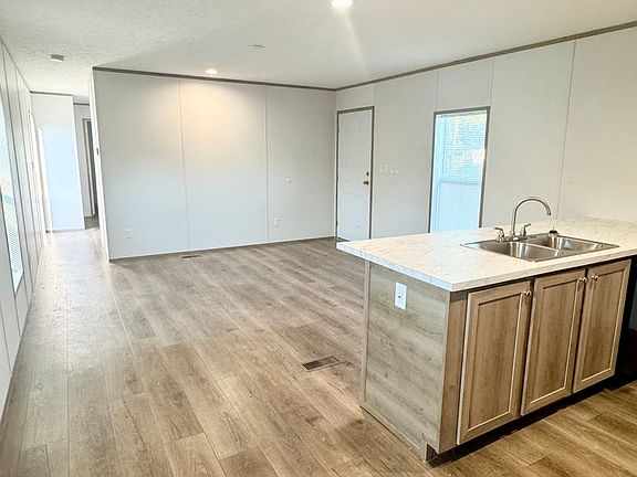 4th image of 2494 Newton Rd