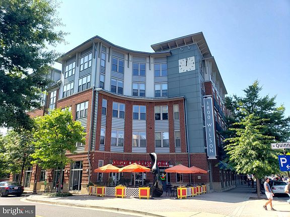 3rd image of 1800 Wilson Blvd Unit 210
