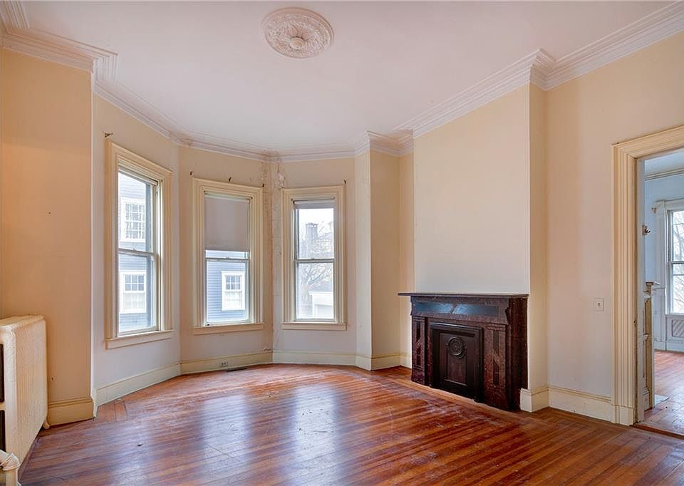 2nd image of 41 School St