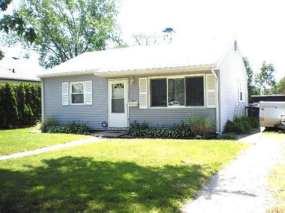 2nd image of 1221 Bower St