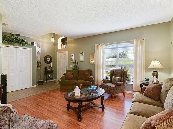 3rd image of 633 Linnet Ct
