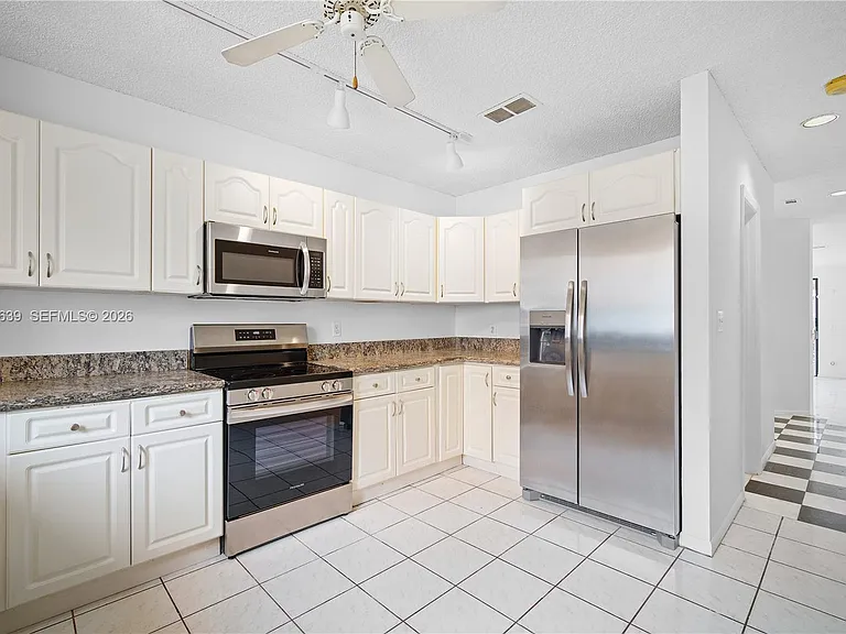 21378 Marina Cove Cir #11-B — Photo 18