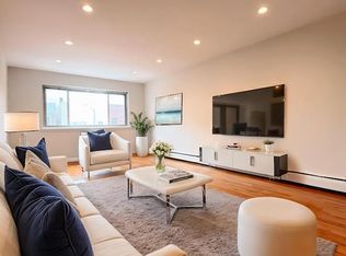 2812 37th St, Astoria, NY 11103