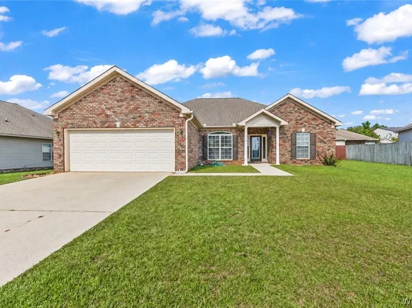 12371 Huntington Village Dr, Northport, AL 35475
