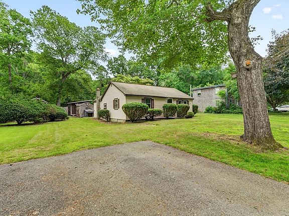 2nd image of 42 Cottage Dr