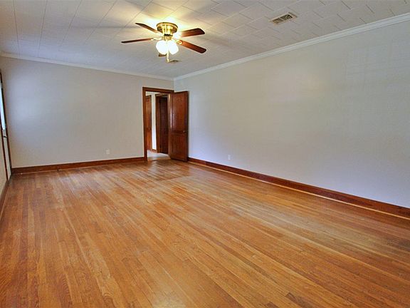 4th image of 5919 Mitchell Ln
