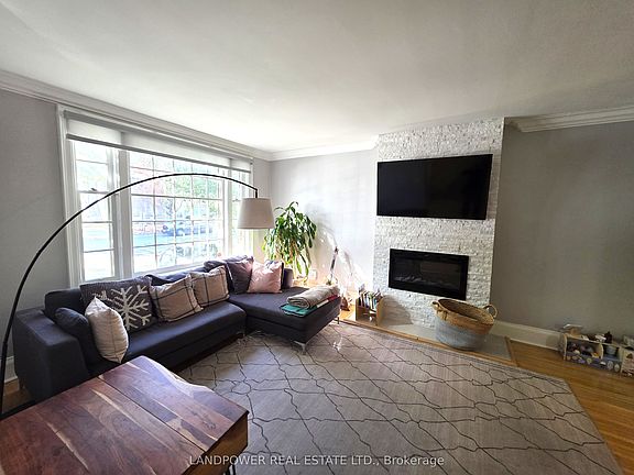 5th image of 187 Park Lawn Rd