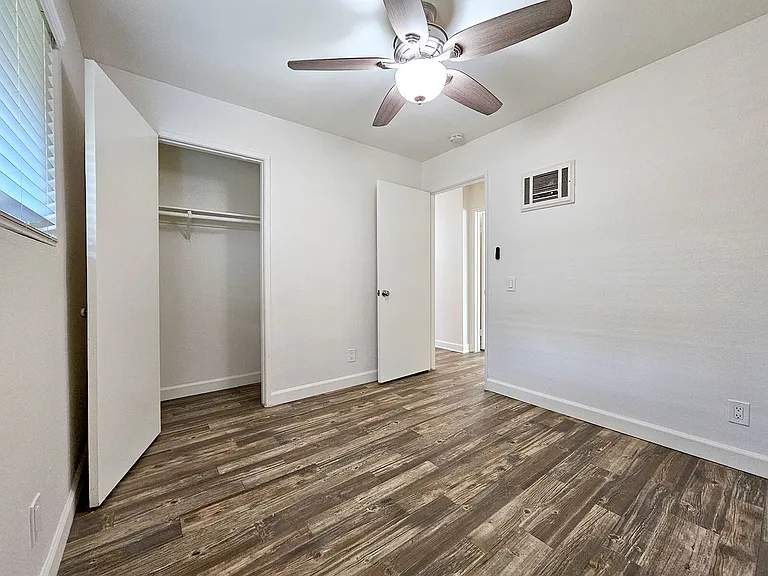 Parklane Apartments — Photo 109