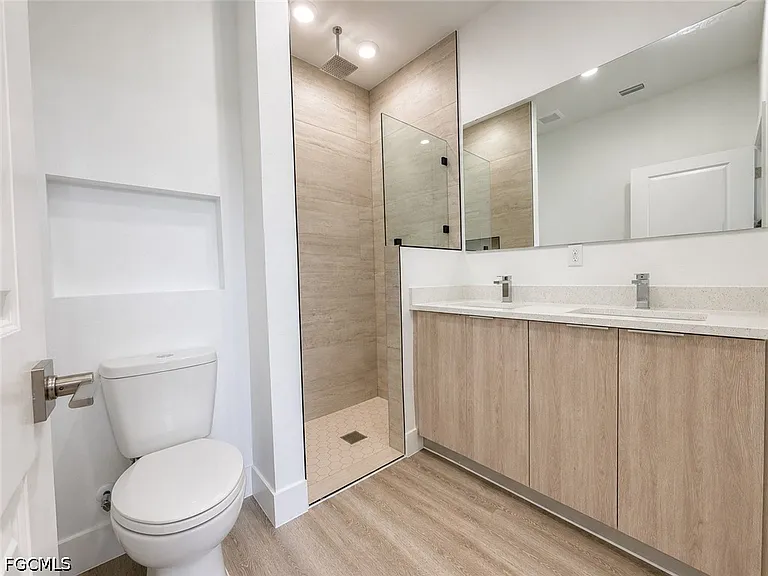1258 Milwaukee Blvd — Photo 5
