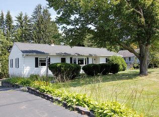 92 Joy Rd, Middlebury, CT 06762