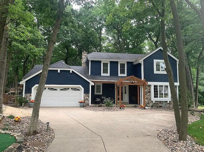 1427 39th AVENUE photo 1
