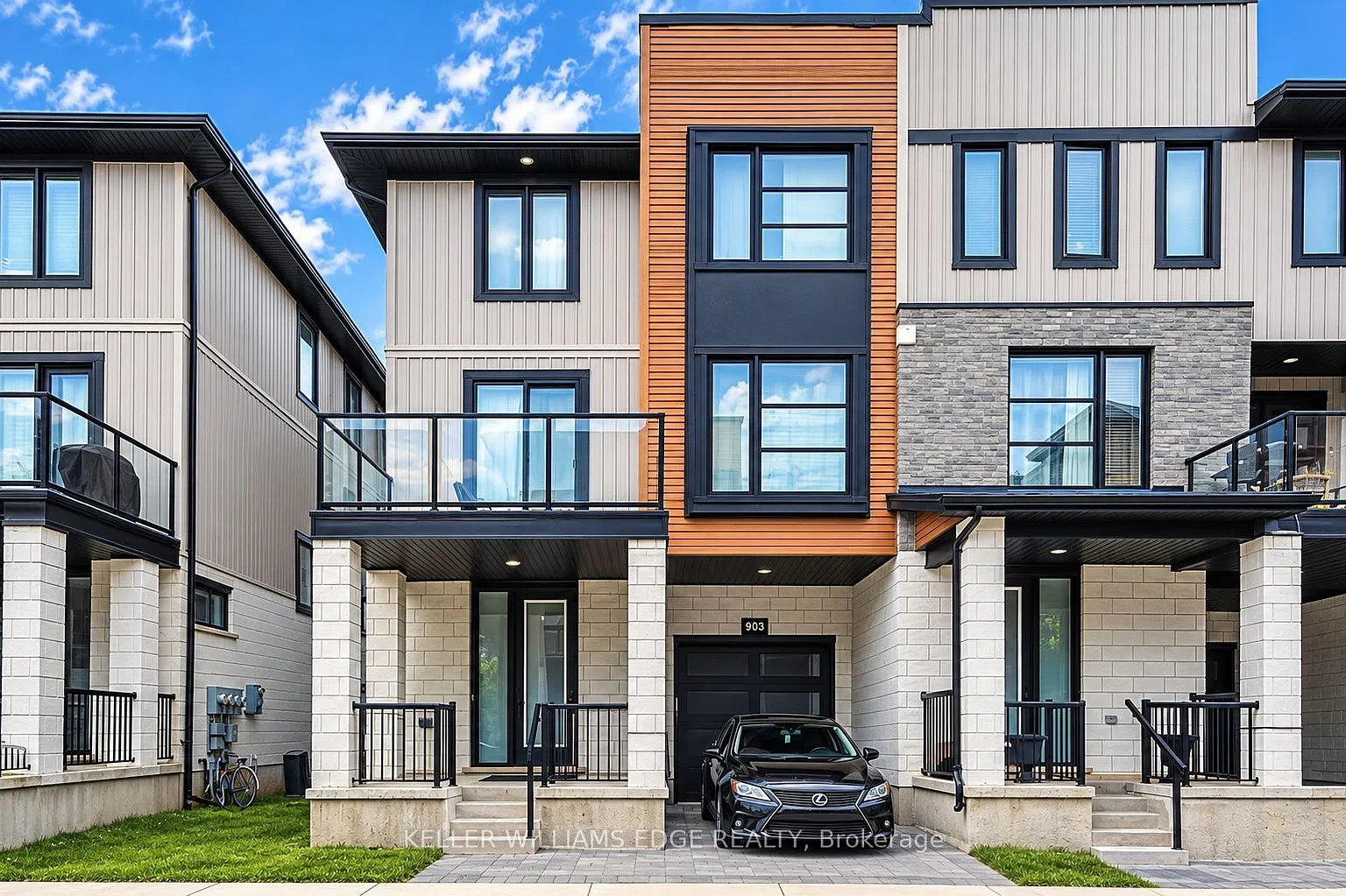 4 bed, $2,900 — Photo 1