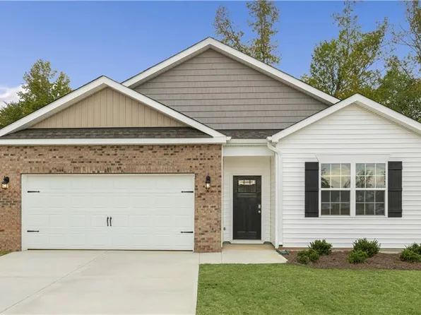 330 Falcon Ln, Lexington, NC 27295