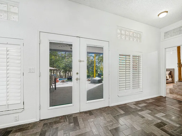 590 Cross River St #1 — Photo 2