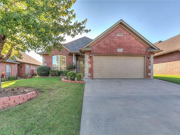 2nd image of 11917 Maple Valley Dr