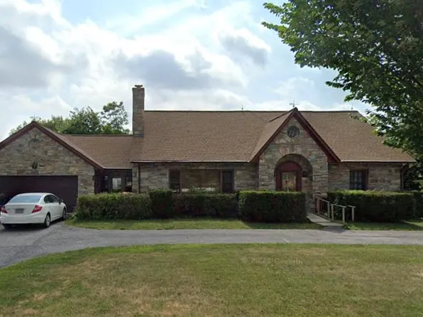 49 N Main St, Stewartstown, PA 17363
