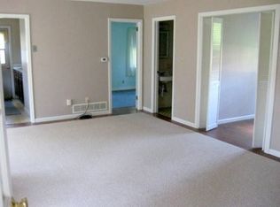 55 Obtuse Rd S, Brookfield, CT 06804